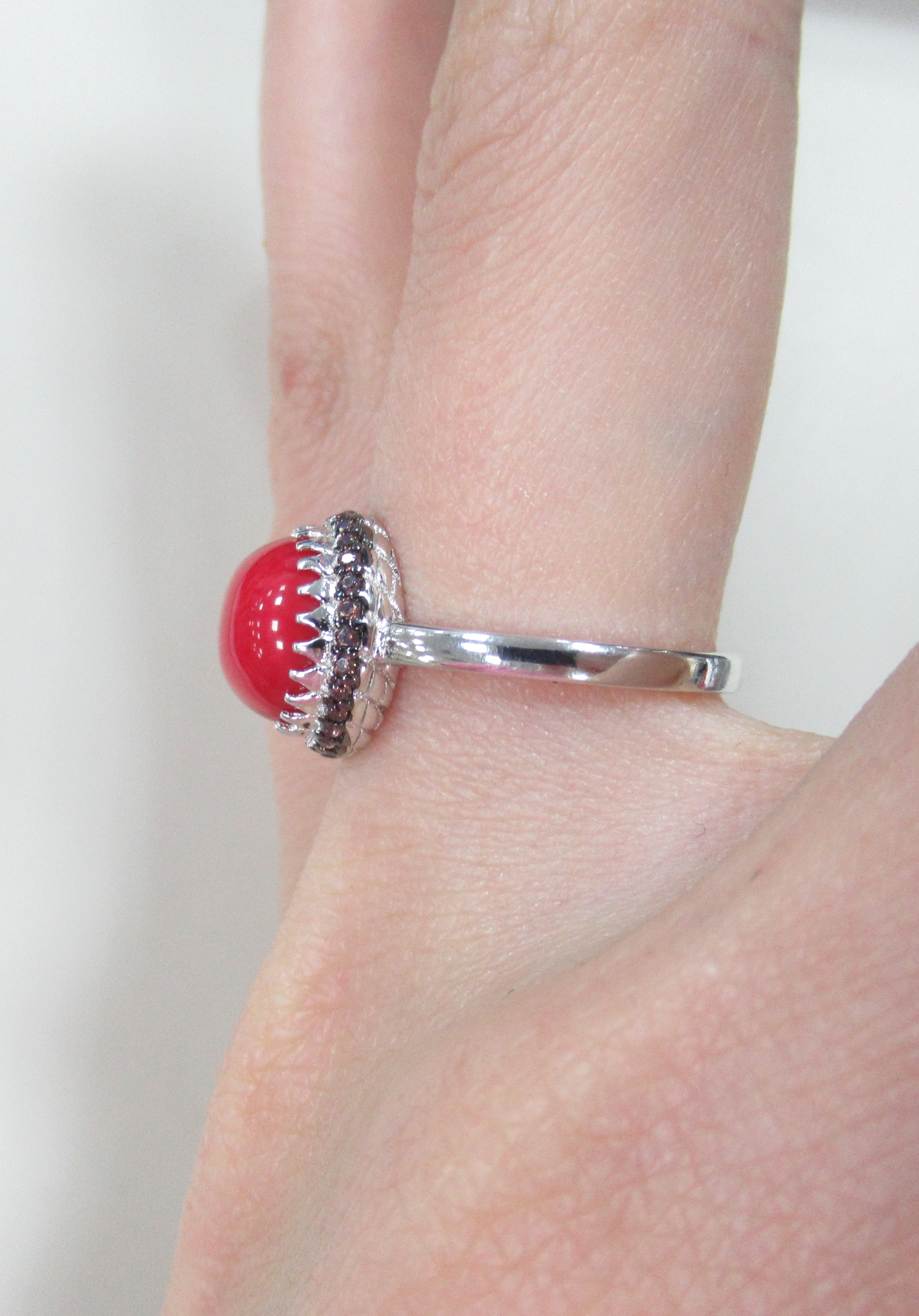Серебряное кольцо с кораллом